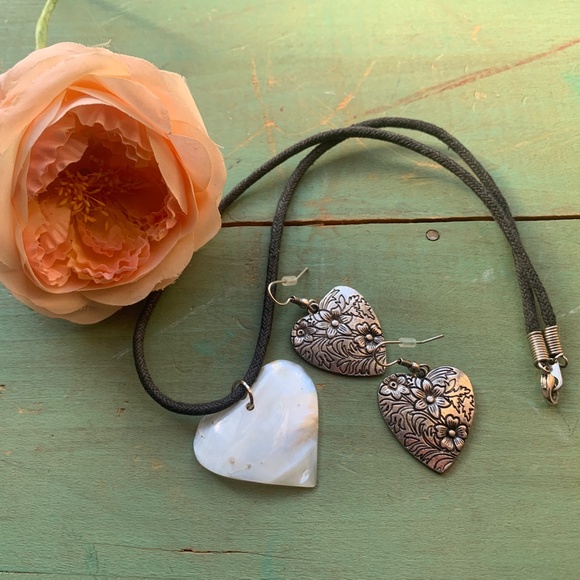 Heart Jewelry - Mother of Pearl Heart & Silver Tone Floral Embossed Heart Dangle - Picture 8 of 8